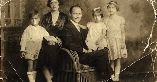 Шляхціча з-пад Клічава рэпрэсавалі за фота маці вакаліста «Aerosmith»