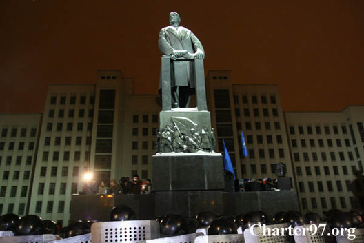 21/26 20101219_42_action_vibori.jpg