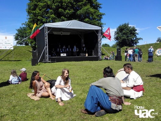 2017_07_06_08_kernave_alena_leszkiewicz_img_20170707_120436_logo.jpg 2017_07_06_08_kernave_alena_leszkiewicz_img_20170707_120436_logo.jpg