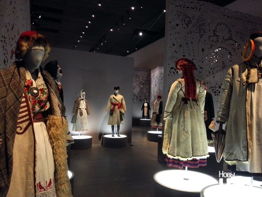 Экспазіцыя эстонскага строю ў Нацыянальным музеі ў Тарту Экспазіцыя эстонскага строю ў Нацыянальным музеі ў Тарту