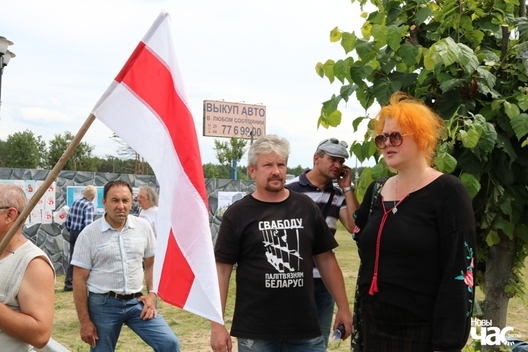 Вольга Нікалайчык у Курапатах Вольга Нікалайчык у Курапатах