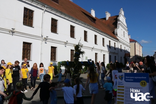 8/10 2019_06_01_dzen_szvecyi_a._ljaszkevicz_019_logo.jpg