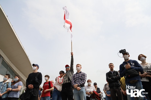 13/20 20200607125504_img_0966_logo.jpg