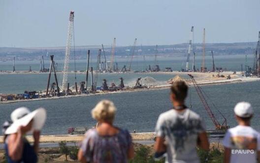 2043353.jpg 2043353.jpg