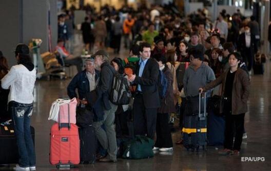 Пасажыры ў міжнародным аэрапорце Нарыта Пасажыры ў міжнародным аэрапорце Нарыта