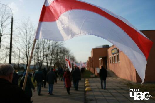 5/25 23314283_10214558515898088_275862369_o_logo.jpg