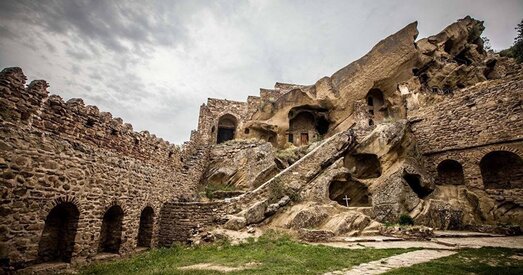 Мір пад манастыр