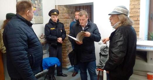 Чыноўнікі і міліцыя зачынілі легендарную галерэю «Крыга» ў Гродне