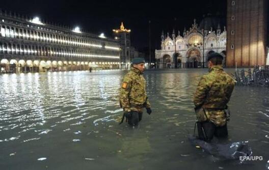 2428560.jpg 2428560.jpg