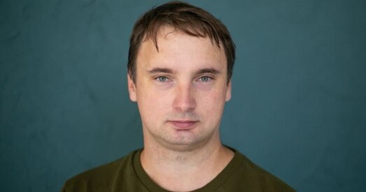 Фрылансера Андрэя Кузнечыка пакаралі 6 гадамі калоніі узмоцненага рэжыму.