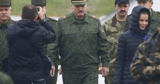 Лукашэнка заявіў, што гатовы даслаць на Данбас 10 тысяч беларускіх вайскоўцаў