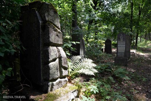 Старыя пахаванні на мізары ў Ластаях. Фота: Ігар Карней Старыя пахаванні на мізары ў Ластаях. Фота: Ігар Карней