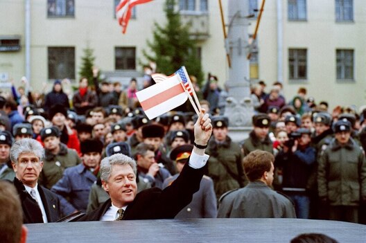 Біл Клінтан у Беларусі, 1995 год. Фота з fotostrana.ru Біл Клінтан у Беларусі, 1995 год. Фота з fotostrana.ru