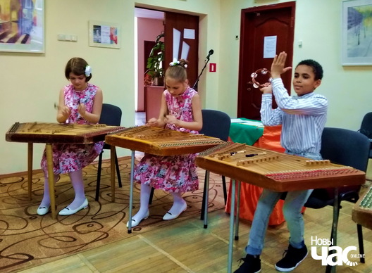 Ансамбль цымбалістаў «Музыкі» пры музычнай школы № 10 ім. Я. Глебава Ансамбль цымбалістаў «Музыкі» пры музычнай школы № 10 ім. Я. Глебава