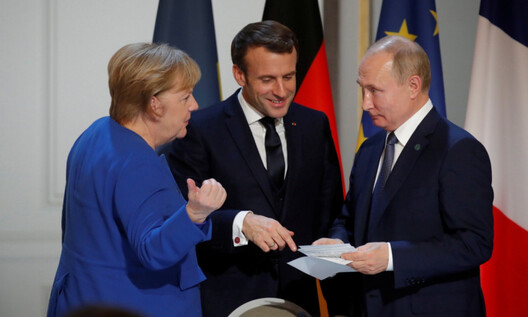 Ангела Меркель, Эманюэль Макрон і Уладзімір Пуцін Ангела Меркель, Эманюэль Макрон і Уладзімір Пуцін