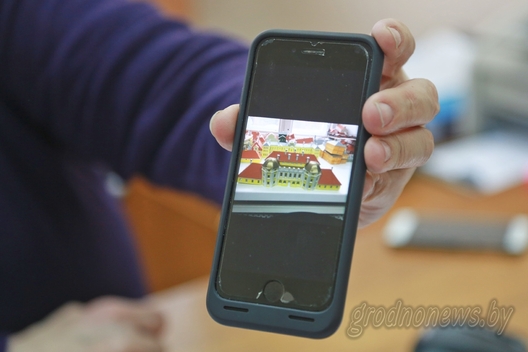 Андрэй Разін хацеў бы вярнуць будынку той выгляд, які ён меў пачаткова ў канцы 18 стагоддзя. Гэты варыянт ён сфатаграфаваў пры наведванні макета горада ў культурным цэнтры «Фестывальны» Андрэй Разін хацеў бы вярнуць будынку той выгляд, які ён меў пачаткова ў канцы 18 стагоддзя. Гэты варыянт ён сфатаграфаваў пры наведванні макета горада ў культурным цэнтры «Фестывальны»