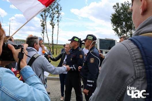 8/25 34396128_1732119896857794_2177422786983624704_n_logo.jpg