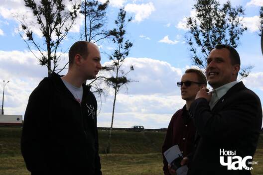 5/25 34497024_1732118256857958_145627617859469312_n_logo.jpg