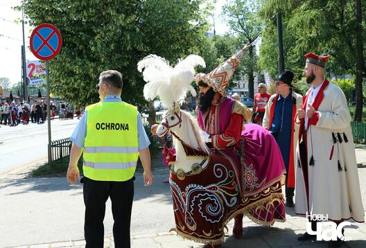 9/35 34638472_1734360089967108_4320450861680558080_n_logo.jpg