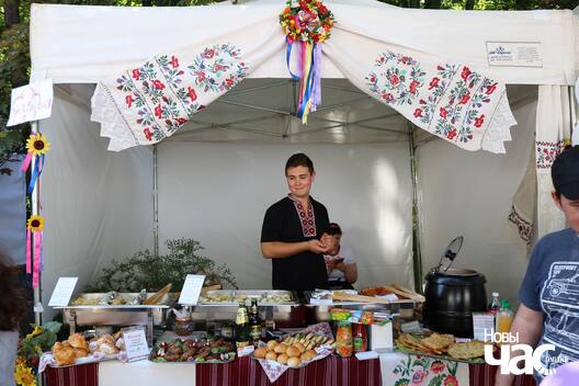 13/19 34919561_1736730636396720_8751965286963347456_n_logo.jpg