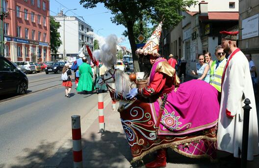 20/35 34963335_1734360099967107_8162234245356453888_n_logo.jpg