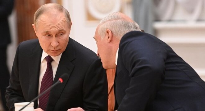 Лукашэнка паляцеў да Пуціна. Навошта? Мошэс: Лукашэнка невыпадкова панёсся да Пуціна, дыскусія па Беларусі ў ЕС значна ажывілася