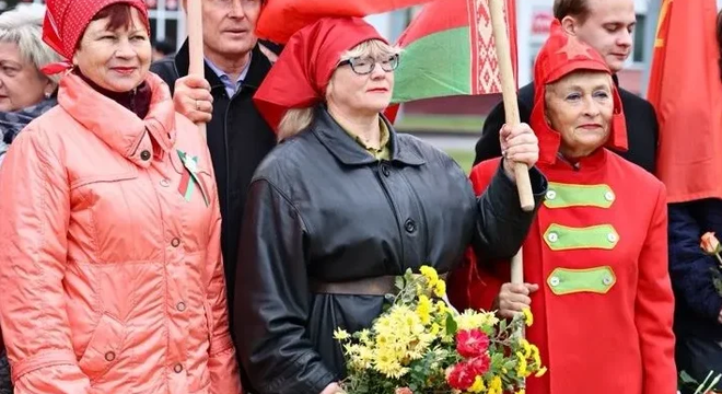 У беларускіх уладаў з Кастрычніцкай рэвалюцыяй — адны і тыя ж ідэалы «Без Кастрычніцкай рэвалюцыі не было б ні Губазіка, ні даносчыкаў, ні беларускага тэлевізара»