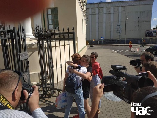 3/3 38818139_2053775304647117_5088114826333388800_n_logo.jpg