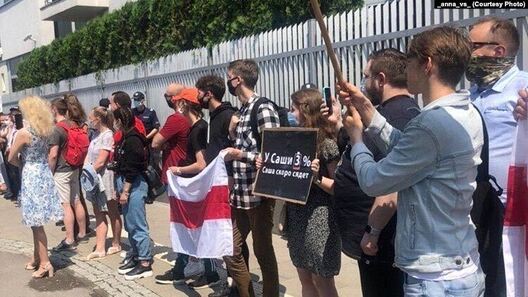 Акцыя салідарнасці беларускіх студэнтаў у Варшаве Акцыя салідарнасці беларускіх студэнтаў у Варшаве