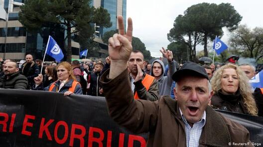 48316888_303.jpg 48316888_303.jpg