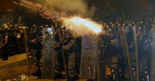 У Ганкoнгу працягваюцца пратэсты: дзясяткі тысяч выходзяць на вуліцы