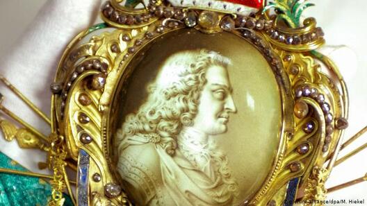 3/5 51401997_303.jpg