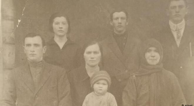 «Урокі мінулага дзяржава не вывучыла». Гісторыя рэпрэсій у адной беларускай сям'і «Урокі мінулага дзяржава не вывучыла». Гісторыя рэпрэсій у адной беларускай сям'і