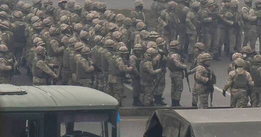 АДКБ дасылае войскі ў Казахстан. Сярод іх і беларускія дэсантнікі