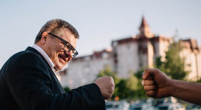 Віктар Бабарыка: Нягледзячы на жаданне сістэмы ператварыць усіх у тупы масіў, мы не ўсе гэтаму паддаемся Віктар Бабарыка: Нягледзячы на жаданне сістэмы ператварыць усіх у тупы масіў, мы не ўсе гэтаму паддаемся