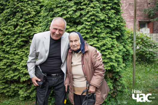 9/13 _mg_9718_logo.jpg