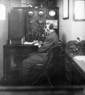 Дэвід Сарноў за працай Дэвід Сарноў за працай