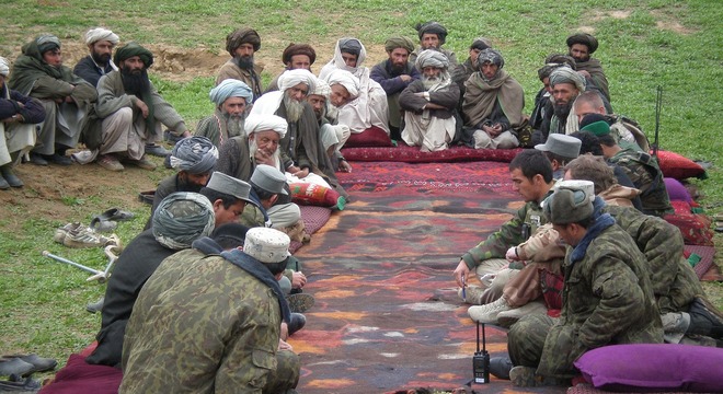 Як талібы пераследуюць афганцаў за мову Спачатку яны забаранілі жаночую вышэйшую адукацыю, джынсы і рок-музыку. Цяпер чарга мовы