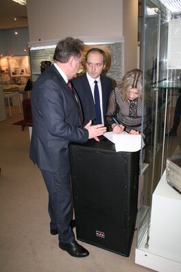 7/11 ales_susha_i_ambasadar_ukrainy_logo.jpg