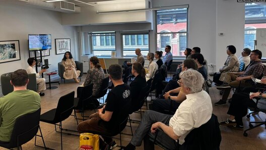 Ханенка-Фрызен перакананая, што дзякуючы дыяспары і развіццю ўкраінскіх інстытутаў за мяжой нельга ўспрымаць украінскую навуку толькі ва Украіне Ханенка-Фрызен перакананая, што дзякуючы дыяспары і развіццю ўкраінскіх інстытутаў за мяжой нельга ўспрымаць украінскую навуку толькі ва Украіне