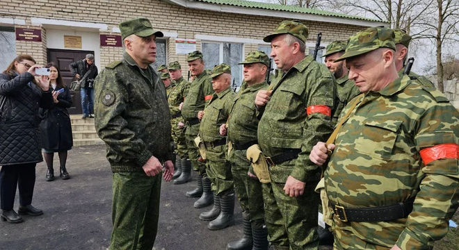 «Народнае апалчэнне»: Навошта яно рэжыму? Карбалевіч: Ствараючы «народнае апалчэнне», Лукашэнка імкнецца абаперціся на «глыбінны народ»