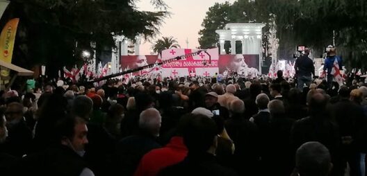 1/10 b12_833x400.jpg