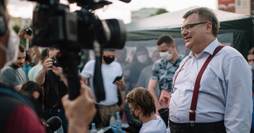 Віктар і Эдуард Бабарыкі не выходзяць на сувязь. Яны ў фінансавай міліцыі?