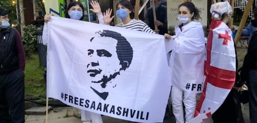 b6_833x400.jpg b6_833x400.jpg