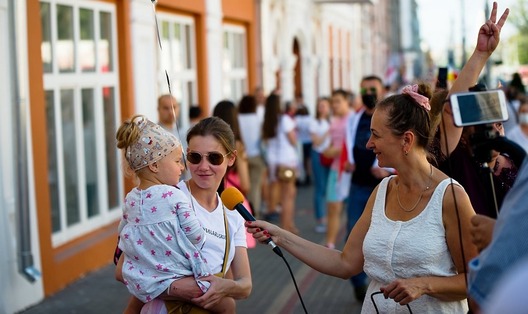 Ларыса на адным з пратэстовых маршаў у 2020 годзе Ларыса на адным з пратэстовых маршаў у 2020 годзе