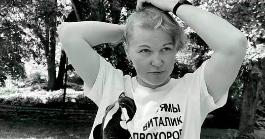 Маці палітвязня са Жлобіна пагаліла галаву ў знак салідарнасці з сынам