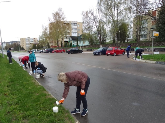 3/3 bjudzetniki_farbujuc_bardzjury_u_lahojsku_1.jpg