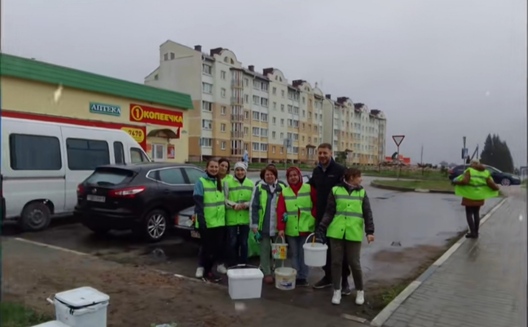 1/3 bjudzetniki_farbujuc_bardzjury_u_lahojsku_3.jpg