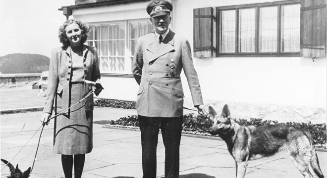 Гітлер, Мусаліні і Чаўшэску памерлі разам са сваім каханкамі: як гэта было І памерлі яны ў адзін дзень. Гісторыі каханьня дыктатараў