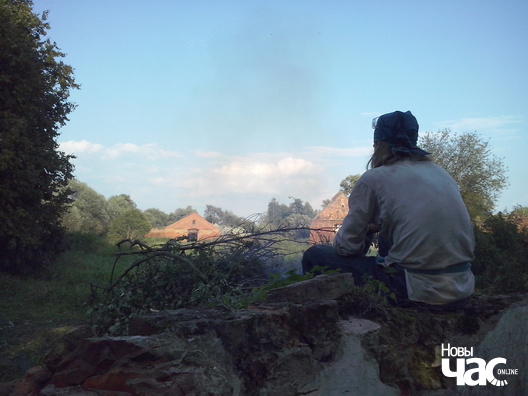 4/10 cam09375_logo.jpg